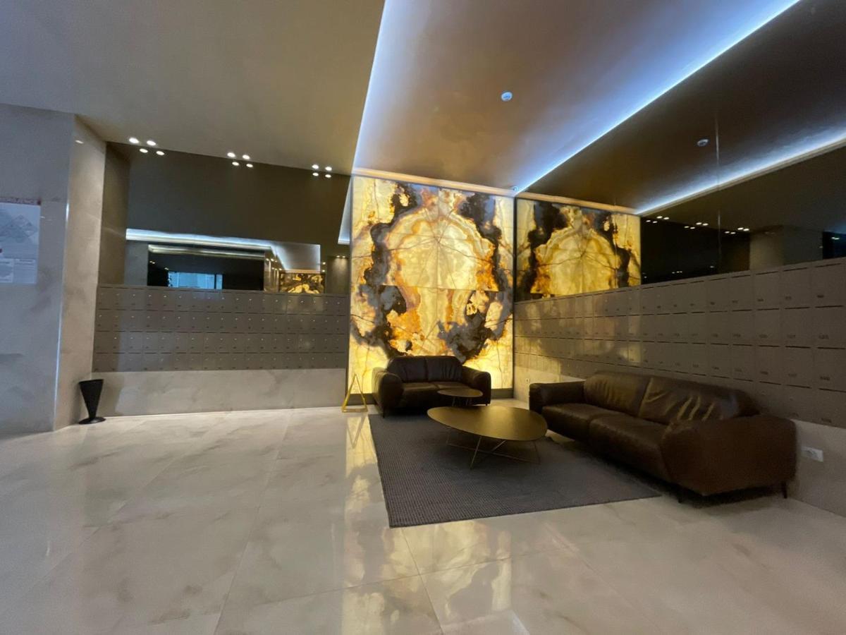 Ambassador Skyline Apartments Тирана Экстерьер фото